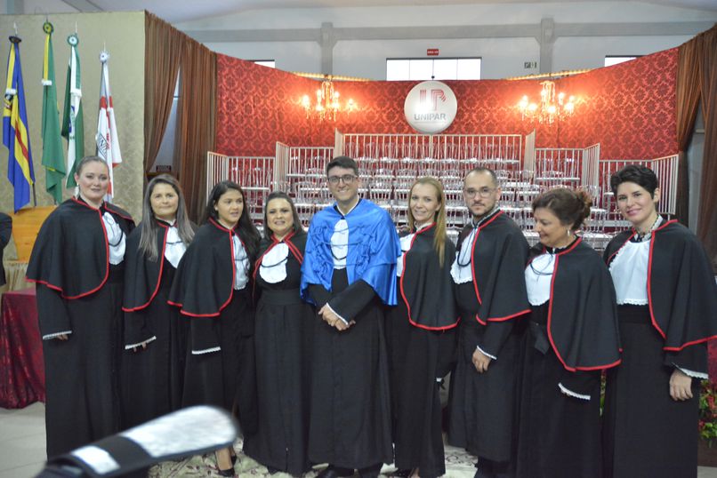 Cena da colação de grau das turmas de Administração, Enfermagem, Engenharia Civil, Estética e Cosmética e Pedagogia