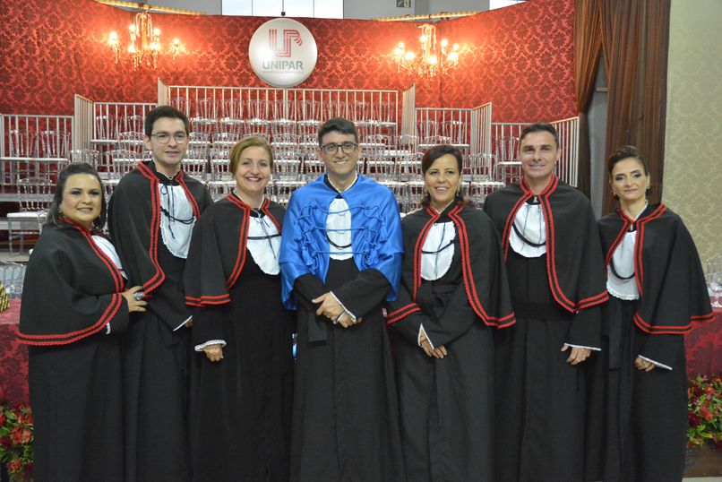 Cena da colação de grau das turmas de Administração, Enfermagem, Engenharia Civil, Estética e Cosmética e Pedagogia