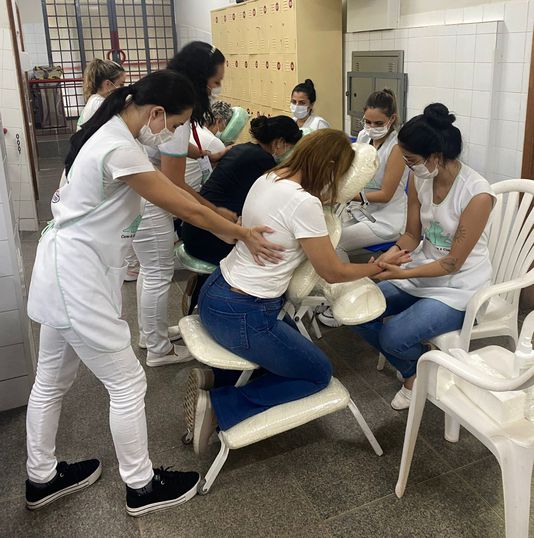 Centro de Saúde Escola da Unipar recebe ação do curso de Estética.