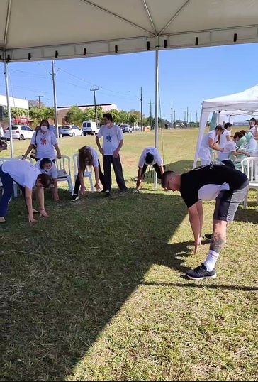 Cursos de Estética e Educação Física da Unipar participam de ação da campanha Agosto Lilás.