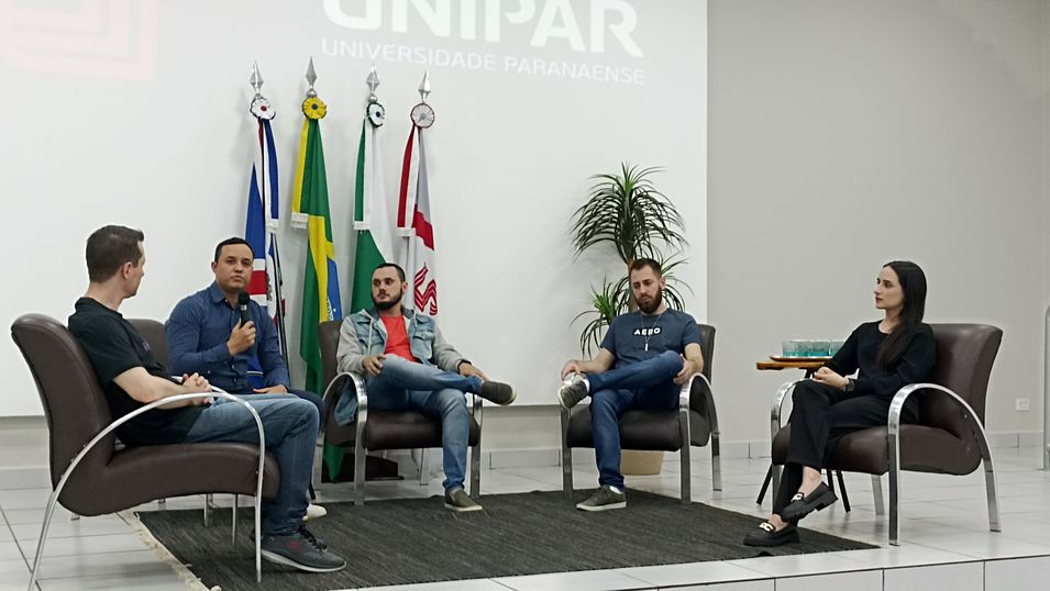 Curso de Análise e Desenvolvimento de Sistemas promove Fórum do Egresso.