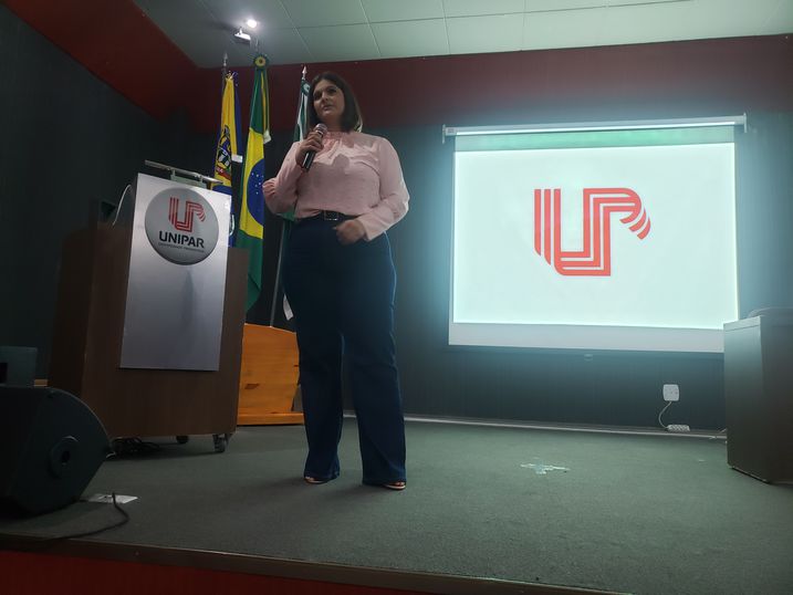 Unipar promove Fórum Pedagógico e de Egressos integrado.