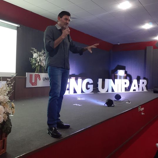 Cursos de Engenharia da Unipar promovem evento integrado com o CREA-PR.