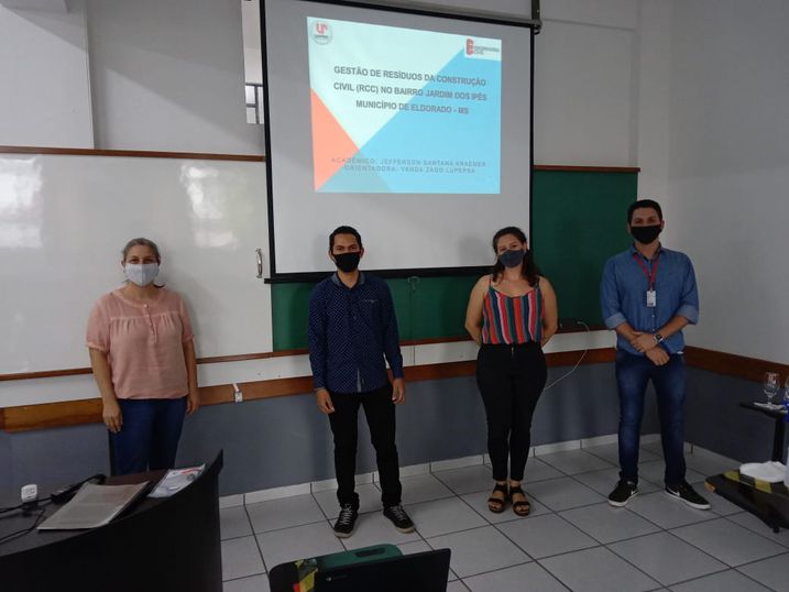 Gratidão. Sentimento é compartilhado entre professores e alunos ao final das apresentações