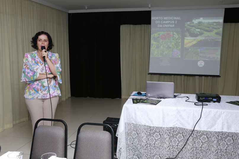 Coordenadora do Horto, professora Ezilda Jacomassi, fala da proposta do livro