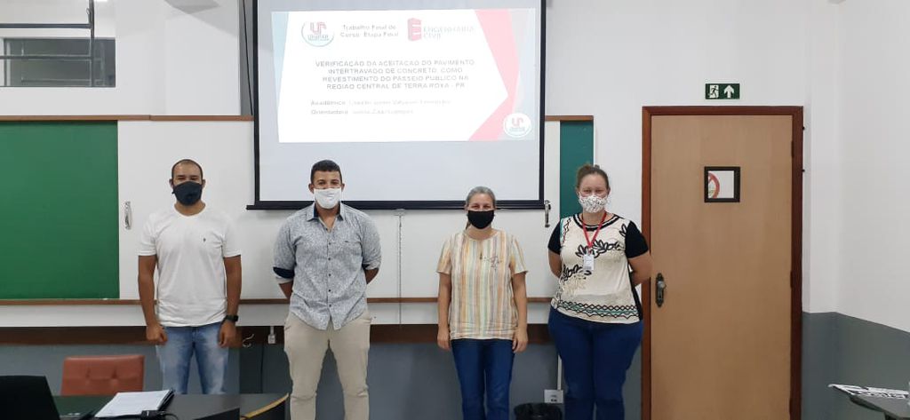 Gratidão. Sentimento é compartilhado entre professores e alunos ao final das apresentações