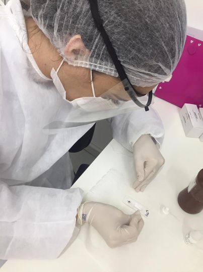 TeleLab: Aluna em aula prática na Unipar