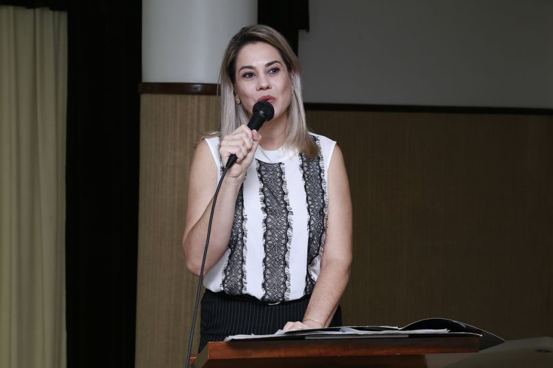 Coordenadora do curso de Farmácia, professora Samantha Wietzikoski