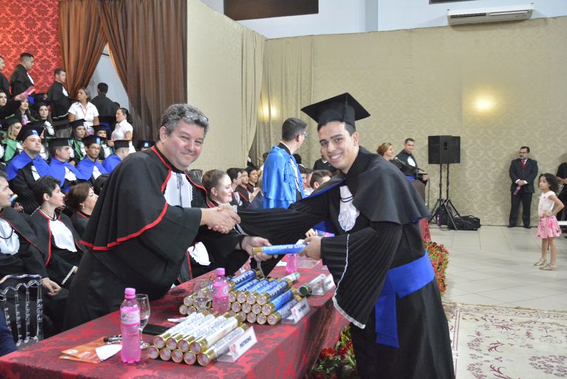 Cena da colação de grau das turmas de Administração, Enfermagem, Engenharia Civil, Estética e Cosmética e Pedagogia