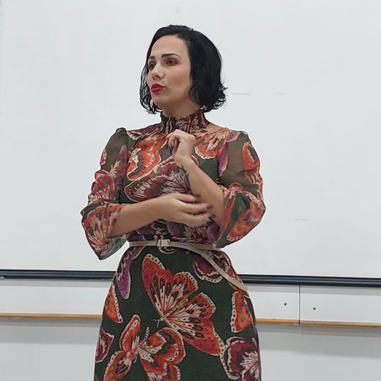 Psicólogo apresenta o livro Rabicho e o Carinho Esquisito.