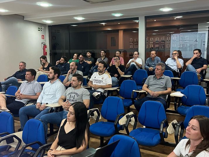 Professora é eleita vice-presidente da Associação dos Engenheiros e Arquitetos de Toledo.