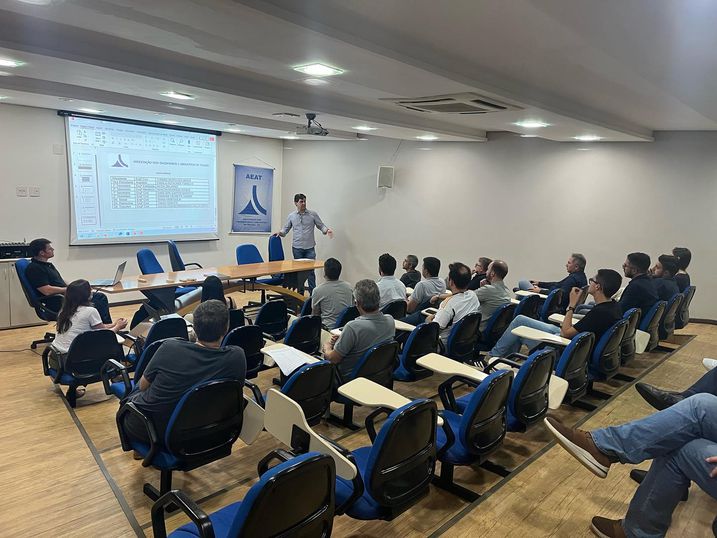 Professora é eleita vice-presidente da Associação dos Engenheiros e Arquitetos de Toledo.