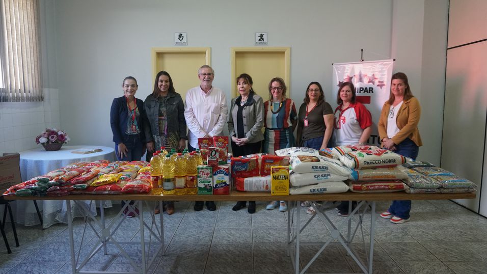 Unipar promove Trote Solidário com campanha para arrecadação de alimentos.