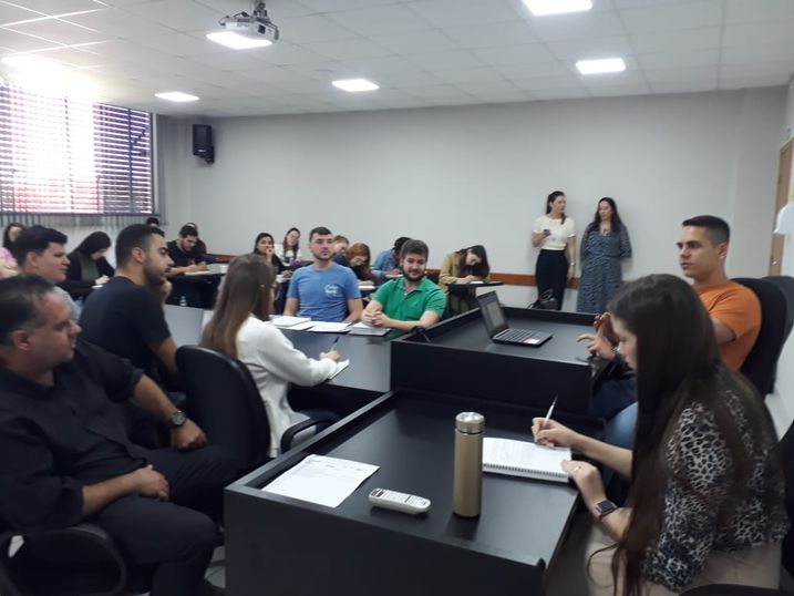 Audiência simulada.