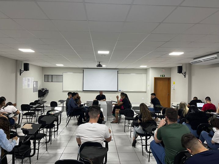 Audiência simulada.