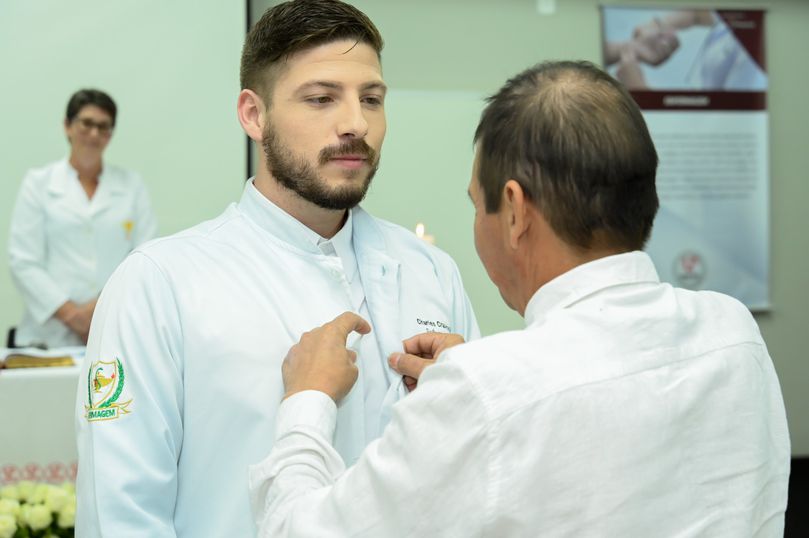 Unipar realiza a 1ª Cerimônia do Jaleco do curso de Enfermagem.