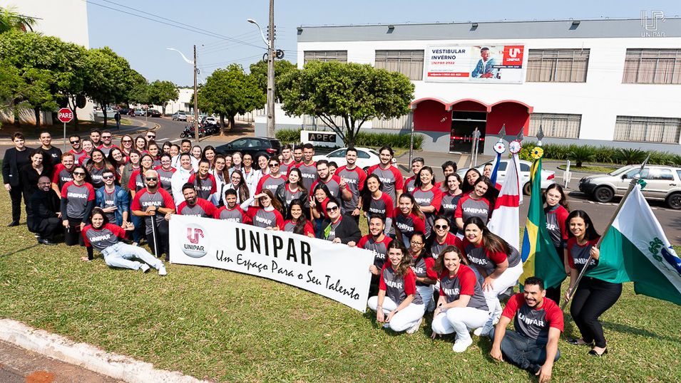 Unipar participa do desfile de 7 de setembro.