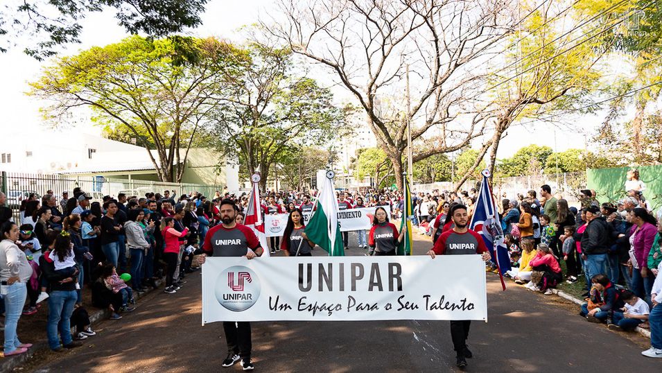 Unipar participa do desfile de 7 de setembro.