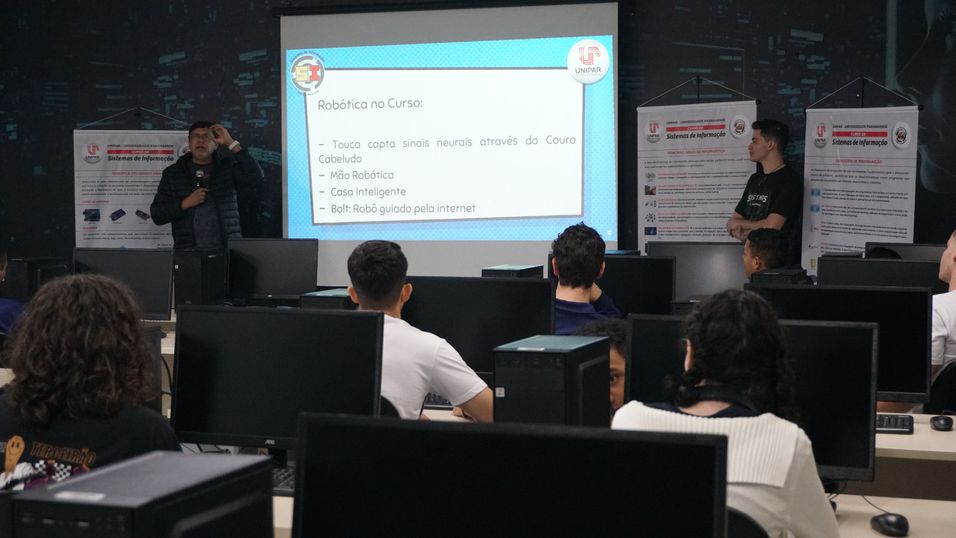 Unipar recebe estudantes dos Colégios Objetivo e Flauzina Dias Viegas.