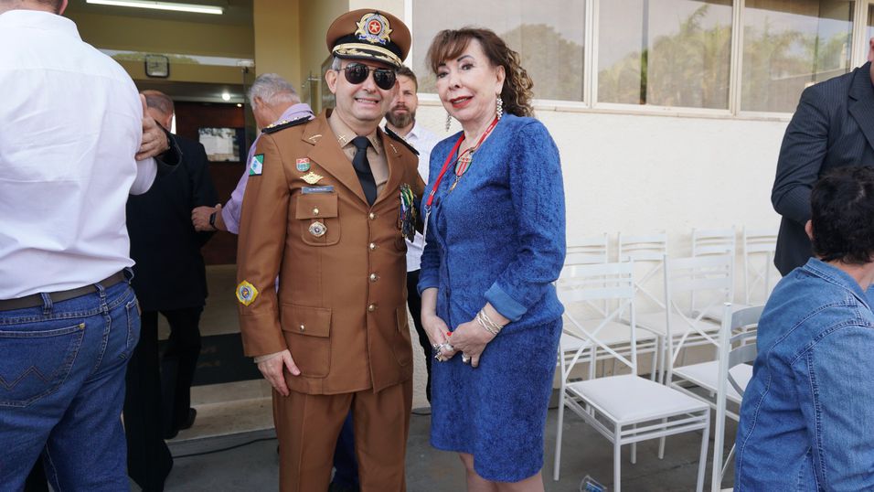 Polícia Militar confere mérito à Unipar.