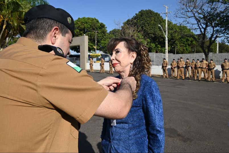 Polícia Militar confere mérito à Unipar.