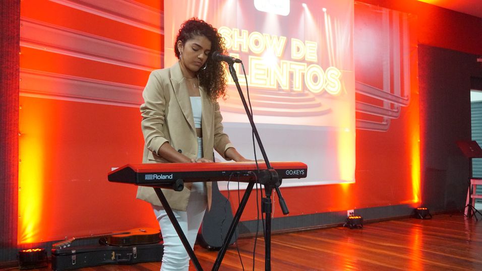 Unipar promove mais uma edição do Show de Talentos.