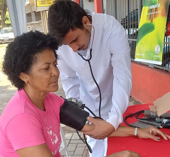 Curso de Farmácia integra ação social preventiva.
