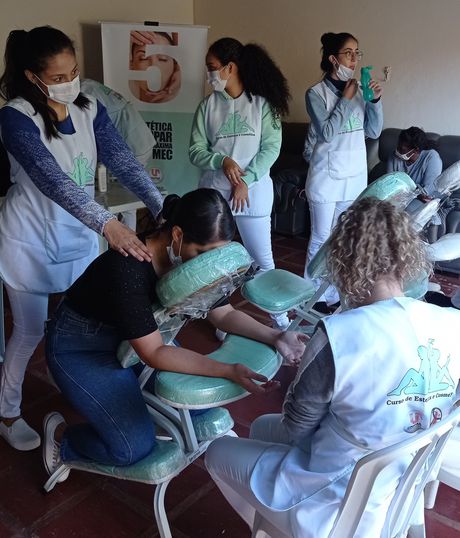 Centro de Estética da Unipar leva ação social à ONG União pela Vida.