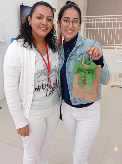 Centro de Estética da Unipar leva ação social à ONG União pela Vida.