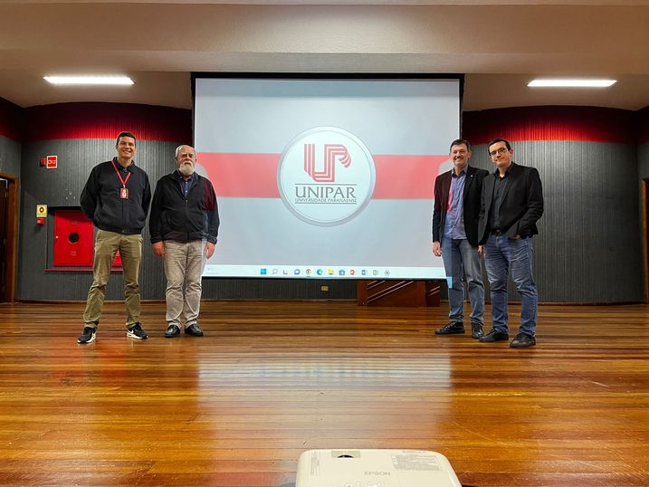 Cursos de Arquitetura e Engenharia Civil recebem Roberto José Falcão Bauer.