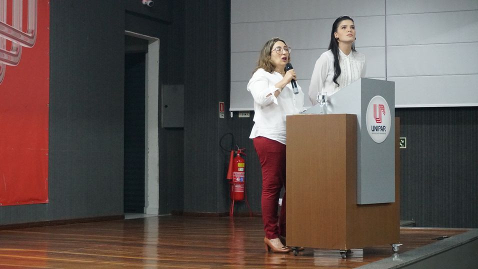 Estética e Cosmética promove palestra sobre respaldo jurídico para atuação profissional.