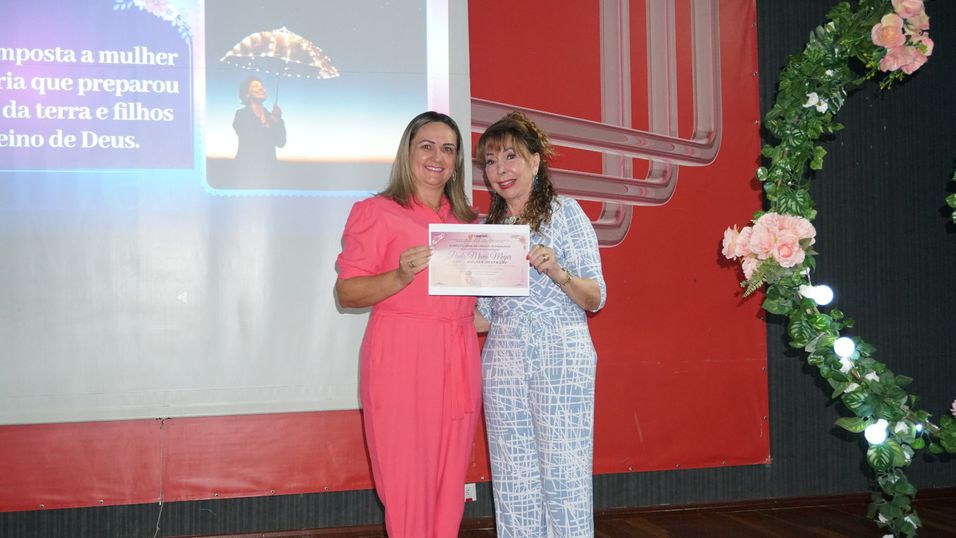 Paula Maria Meyer homenageada.