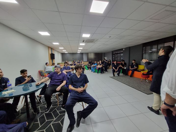 Curso de Medicina promove aula prática para atendimento inicial ao paciente politraumatizado.