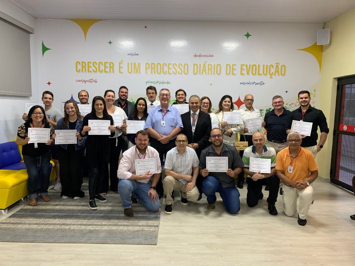 Novos Membros da COLAP/UNIPAR assumem seus cargos.
