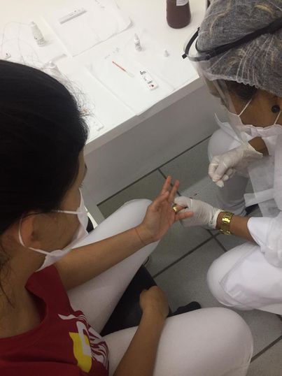 TeleLab: Aluna em aula prática na Unipar