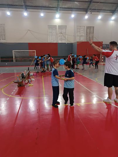 Curso de Educação Física promove atividades para mais de 300 crianças.