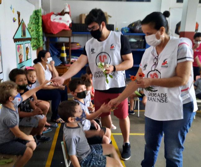 O objetivo principal do projeto foi instigar a curiosidade das crianças, estimulando os cinco sentidos.