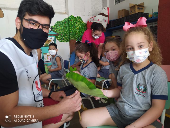 O objetivo principal do projeto foi instigar a curiosidade das crianças, estimulando os cinco sentidos.