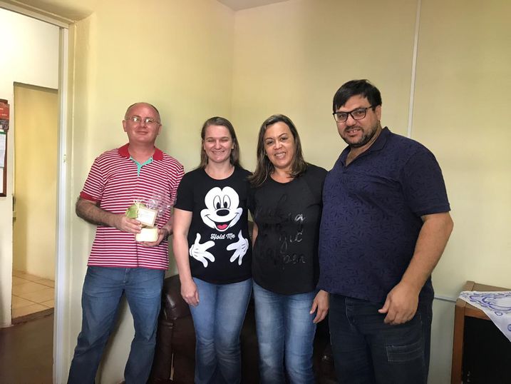 Menegazzo e Rickli com professores do Colégio Agrícola